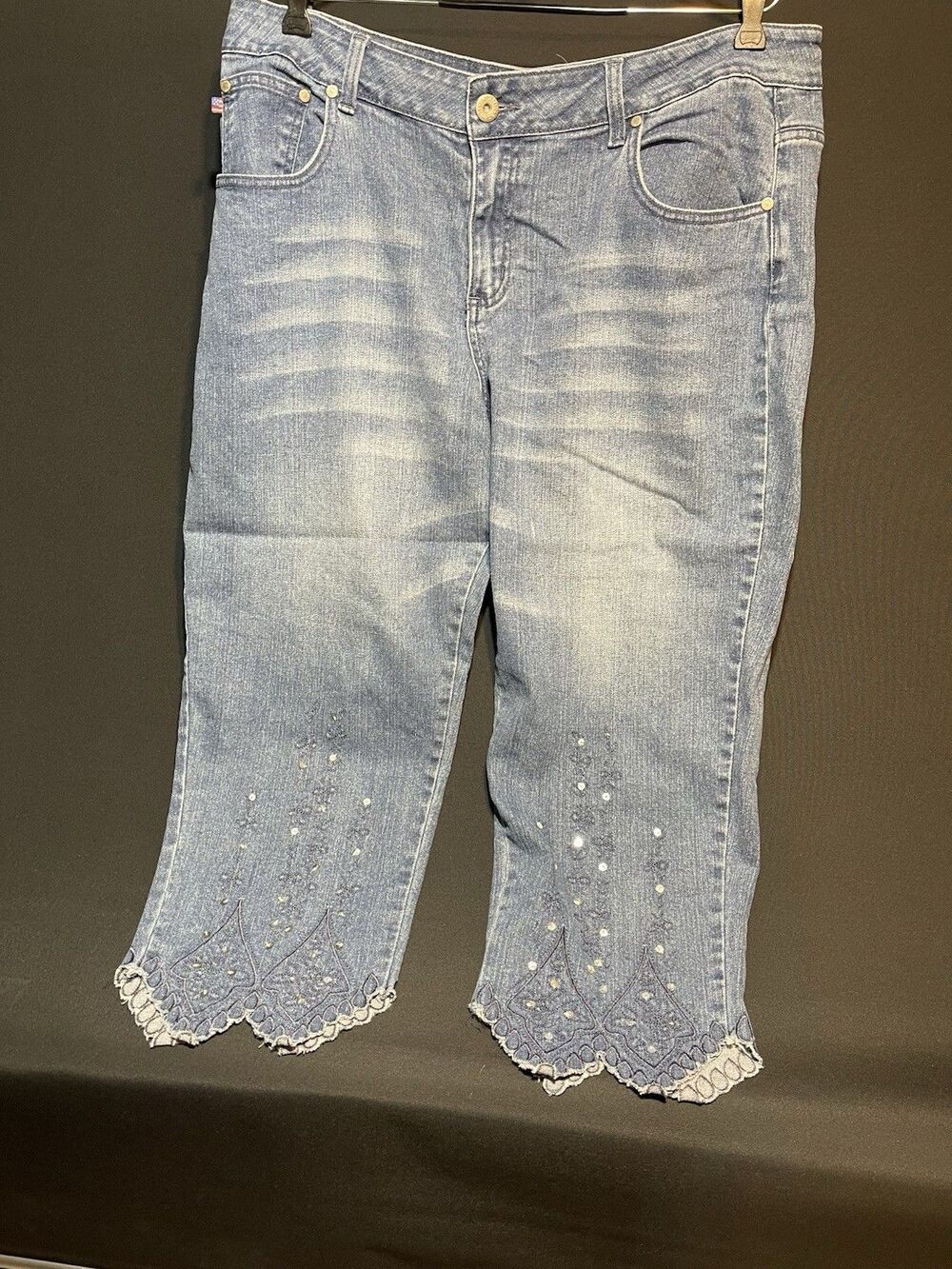 Americana Blues Women’s Capris  Jeans With Bling And Frayed Hem Size 18  #0275